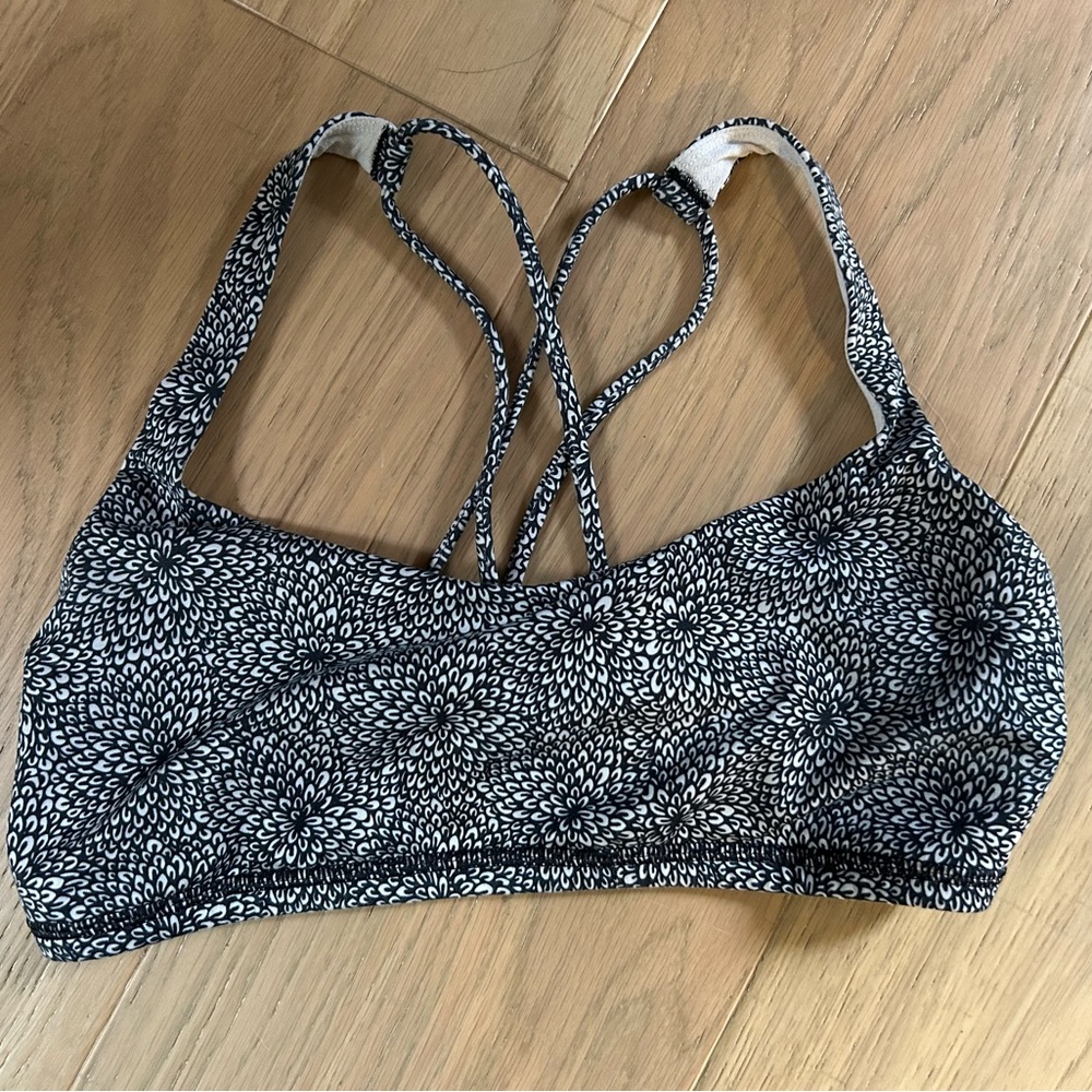 Lulu lemon sports bra